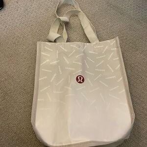 Lululemon reusable bag